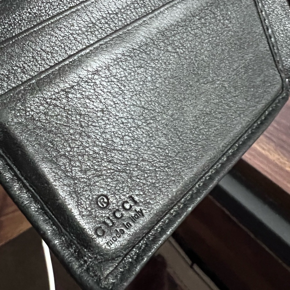 Gucci Embossed Black Wallet with Red and Green Accents - Picture 8 of 14